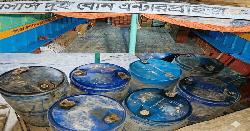 গলাচিপায় ট্রলার থেকে ২ হাজার লিটার ডিজেল জব্দ