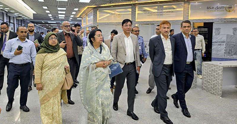হজ ফ্লাইটের শুভ উদ্বোধন উপলক্ষে সার্বিক প্রস্তুতি পর্যবেক্ষণের বৃহস্পতিবার রাতে হযরত শাহজালাল আন্তর্জাতিক বিমানবন্দর পরিদর্শন করেন বিমানমন্ত্রী।