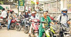 জ্বালানি তেলের দাম বাড়লো: লাইন কমবে নাকি ভোগান্তি বাড়বে?