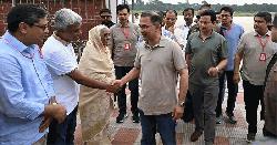 যশোরে পৌঁছেছেন প্রধানমন্ত্রী, সড়ক পথে উলশীর উদ্দেশ্য রওনা