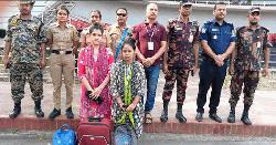 ভারতে পাচার হওয়া দুই নারী ট্রাভেল পারমিটে বেনাপোল দিয়ে দেশে ফিরলেন