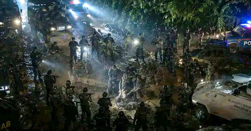 চট্টগ্রামের সীতাকুণ্ডের জঙ্গল সলিমপুরে র‍্যাব ক্যাম্পে ‘সন্ত্রাসী ইয়াসিন বাহিনীর সদস্যরা’ গুলি চালিয়েছে। ছবি: ফেসবুক