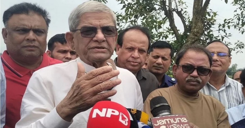 পরিদর্শন শেষে সাংবাদিকদের সঙ্গে আলাপকালে বিএনপি মহাসচিব ও এলজিআরডি মন্ত্রী মির্জা ফখরুল ইসলাম আলমগীর।