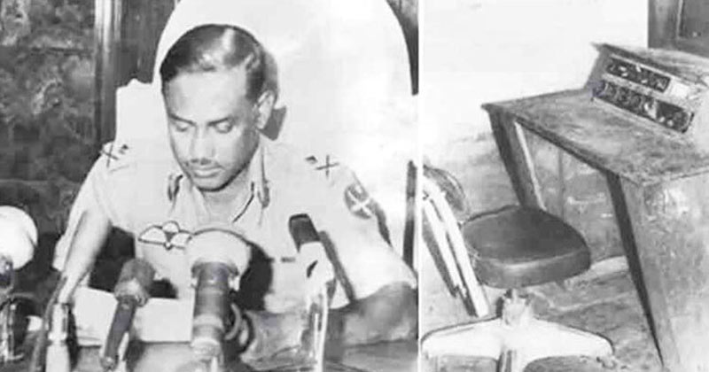 কালুরঘাট বেতারকেন্দ্রে স্বাধীনতার ঘোষণা দিচ্ছেন জিয়াউর রহমান