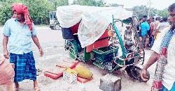 রাজশাহীতে ট্রাক-অটোরিকশার মুখোমুখি সংঘর্ষে ২ ভাই নিহত