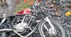 চুয়াডাঙ্গায় ট্রেনের ধাক্কায় মোটরসাইকেল আরোহী দুইজন নিহত
