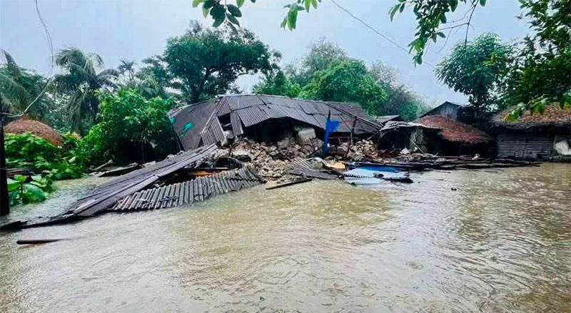 চট্টগ্রামে সাড়ে ৪ লাখ মানুষ পানিবন্দি ও খাদ্য সংকটে
