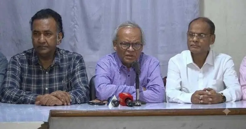 নয়াপল্টনের কেন্দ্রীয় কার্যালয়ে সংবাদ সংম্মেলনে কথা বলেন বিএনপির জ্যেষ্ঠ যুগ্ম মহাসচিব রুহুল কবির রিজভী/ছবি: সংগৃহীত