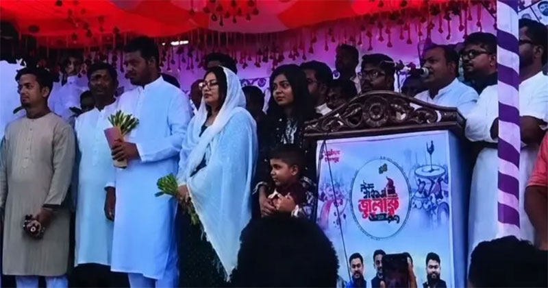 গাইবান্ধার সাদুল্লাপুরে শহীদ মিনার চত্বরে এনসিপির জেলা শাখার আয়োজিত পথসভা।