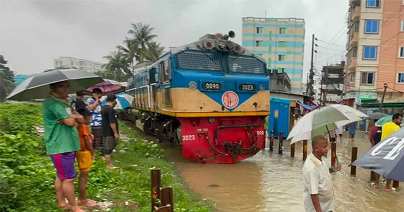 কক্সবাজার রুটে ট্রেন বন্ধ থাকায় টিকিট ফেরতেই রেলওয়ের প্রায় ১ কোটি টাকার ক্ষতি