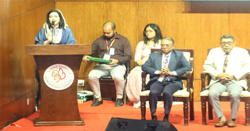 ডা. জুবাইদা রহমান ‘২১ জুলাই মাইলস্টোন ট্র্যাজেডির শ্রদ্ধাঞ্জলি ও স্মরণসভা’য় প্রধান অতিথির বক্তব্য দেন।