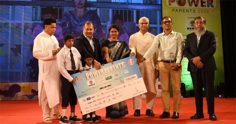 শনিবার (২৫ জুলাই) শিশু একাডেমিতে বিশেষ চাহিদাসম্পন্ন শিশু ও তাদের মায়েদের সম্মাননা জানান মহিলা ও শিশুবিষয়ক মন্ত্রী এ জেড এম জাহিদ হোসেন/ছবি মহিলা ও শিশুবিষয়ক মন্ত্রণালয়