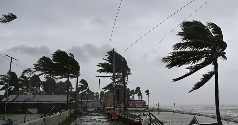 দেশের ৮ অঞ্চলে ঝোড়ো হাওয়ার আভাস, নদীবন্দরে সতর্কতা