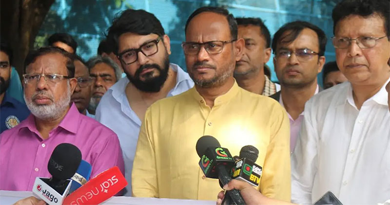বক্তব্য দিচ্ছেন প্রাণিসম্পদ প্রতিমন্ত্রী সুলতান সালাউদ্দিন টুকু