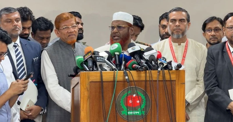 নির্বাচন কমিশনে বৈঠকের পর সাংবাদিকদের সঙ্গে কথা বলেন জামায়াতের সেক্রেটারি জেনারেল মিয়া গোলাম পরওয়ার