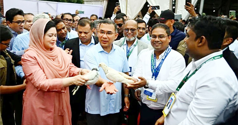জাতীয় সংসদের এলডি হলে আয়োজিত চিকিৎসক সমাবেশের উদ্বোধন করেন প্রধানমন্ত্রী তারেক রহমান। ছবি: সংগৃহীত