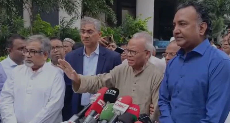 বিএনপির সিনিয়র যুগ্ম মহাসচিব ও প্রধানমন্ত্রীর রাজনৈতিক উপদেষ্টা রুহুল কবির রিজভী