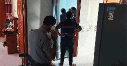মাকে হত্যার পর দুই সন্তানকে ঘরে তালা দিয়ে চলে গেলেন বাবা