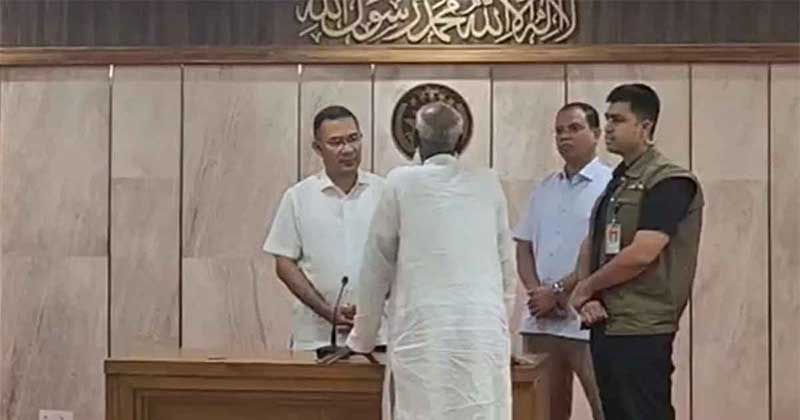 গুম-খুনের শিকার এবং জুলাই অভ্যুত্থানে শহীদ পরিবারের ৭৪ জনকে চাকরির নিয়োগপত্র দিয়েছেন প্রধানমন্ত্রী তারেক রহমান। ছবি: সংগৃহীত