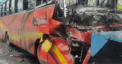 ফেনীতে বাস ও কাভার্ডভ্যান সংঘর্ষে ৩ জনের মৃত্যু