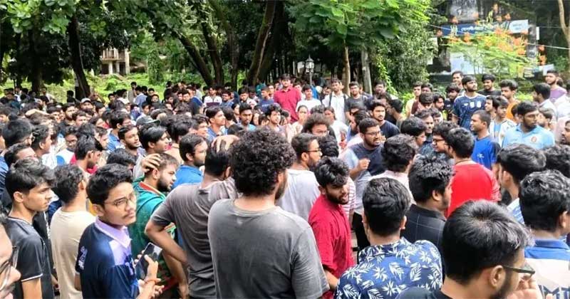 চুয়েটে সর্বাত্মক শাটডাউন কর্মসূচি শিক্ষার্থীদের