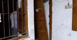 কুমিল্লায় আটকের পর দরজা ভেঙে পালাল কিশোর গ্যাংয়ের ১৭ সদস্য