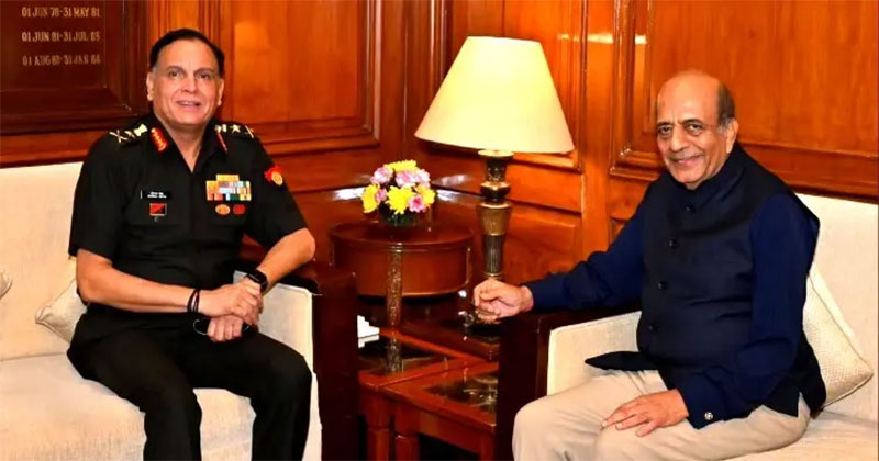 ভারতের সেনাপ্রধানের সঙ্গে সাক্ষাতে হাইকমিশনার দিনেশ ত্রিবেদী/ছবি: ভারতীয় সেনাবাহিনীর ফেসবুক পেজ থেকে নেওয়া