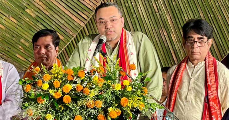 বনানীতে সর্বজনীন পূজা ফাউন্ডেশনের অনুষ্ঠানে প্রধানমন্ত্রীর উপদেষ্টা ও তার কার্যালয়ের মুখপাত্র মাহ্দী আমিন