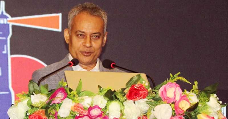 নৌপরিবহনমন্ত্রী শেখ রবিউল আলম এমপি রোববার রাজধানীর একটি হোটেলে নৌপরিবহন মন্ত্রণালয় আয়োজিত সেমিনারে প্রধান অতিথির বক্তব্যে কথা বলেন।