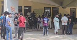 তালা ভেঙে ভিসির দপ্তরে প্রবেশ করায় উত্তপ্ত চুয়েট ক্যাম্পাস
