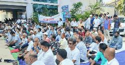 এনসিটির ইজারা বাতিলের দাবিতে চট্টগ্রাম বন্দরে গণঅনশন