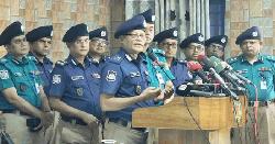 ‘বল প্রয়োগ করলে ফ্যাসিবাদী, না করলে পুলিশকে দুর্বল ভাবে মানুষ’