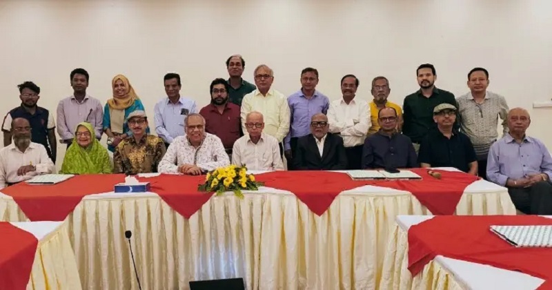 চট্টগ্রামে এমআরডিআই আয়োজিত বিভাগীয় মতবিনিময় সভায় উপস্থিত অতিথিরা